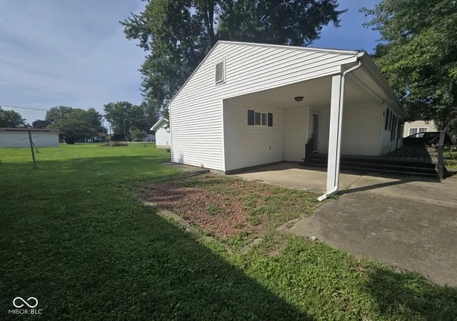 Photo 3 of Sale Pending at 502 E Main St, Farmersburg, IN 47850 | MLS# 22122550 | Listing updated on 2026-09-03