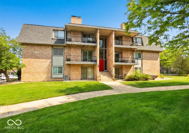 Condo for sale at 1715 Homan Dr #301, Schererville, IN 46375 | MLS# 22122565