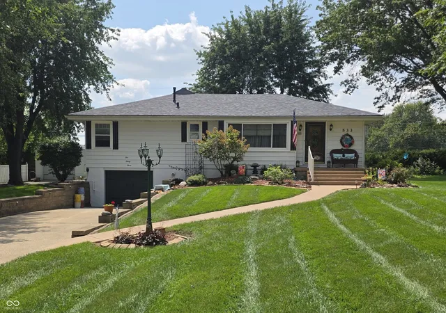 Photo 1 of Single family home for sale at 533 Lockerbie Rd, Shelbyville, IN 46176 | MLS# 22122575 | Listing updated on 2026-09-05