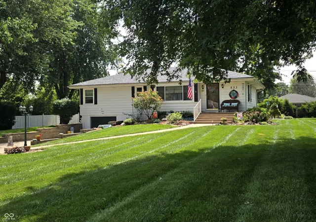 Photo 3 of Single family home for sale at 533 Lockerbie Rd, Shelbyville, IN 46176 | MLS# 22122575 | Listing updated on 2026-09-29