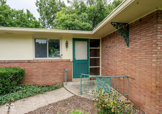 Photo 4 of Sale Pending at 3605 Delmar Rd, Indianapolis, IN 46220 | MLS# 22122578 | Listing updated on 2026-09-02
