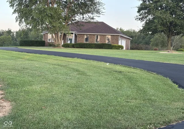 Photo 2 of Single family home for sale at 2411 W 625 S, Columbus, IN 47201 | MLS# 22122582 | Listing updated on 2026-10-27