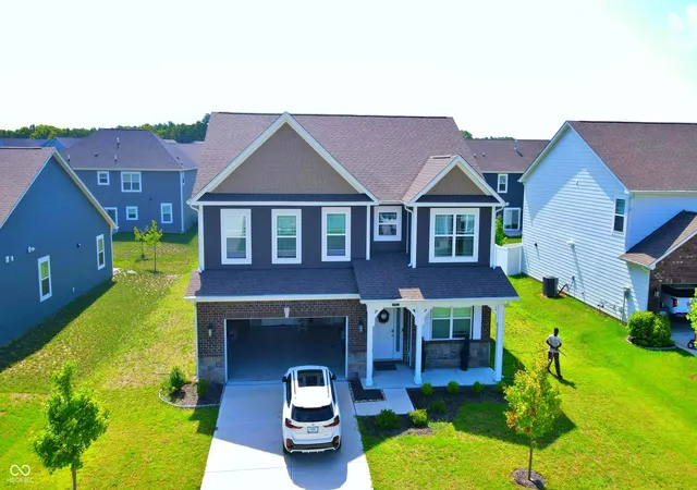Photo 1 of Single family home for sale at 5811 Altar Bell Cir, Greenwood, IN 46143 | MLS# 22122592 | Listing updated on 2026-10-29