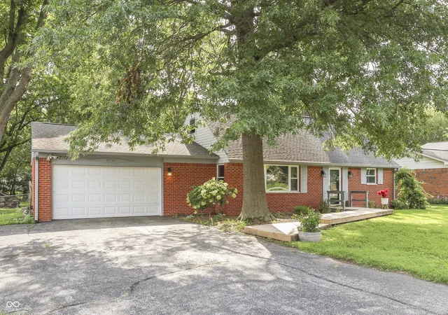 Photo 3 of Single family home for sale at 7151 Lindenwood Dr, Indianapolis, IN 46227 | MLS# 22122593 | Listing updated on 2026-10-08
