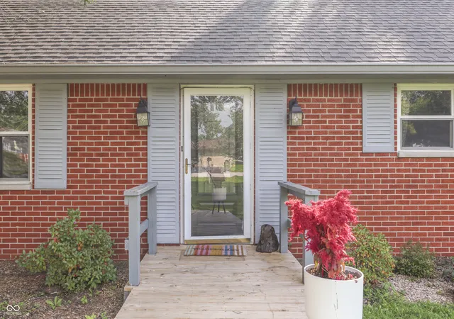 Photo 4 of Single family home for sale at 7151 Lindenwood Dr, Indianapolis, IN 46227 | MLS# 22122593 | Listing updated on 2026-10-08