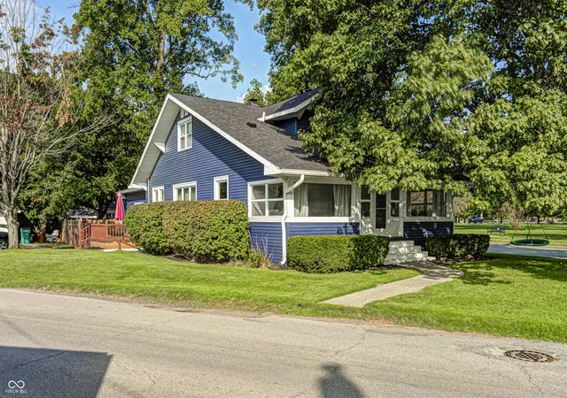 Single family home for sale at 102 W Ulen Dr, Lebanon, IN 46052 | MLS# 22122602