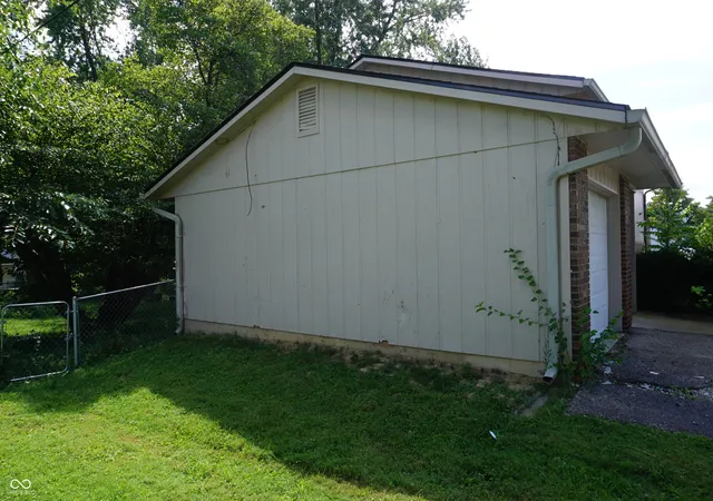 Photo 3 of Sale Pending at 4635 W Sunset Ave, Bloomington, IN 47403 | MLS# 22122603 | Listing updated on 2026-09-23