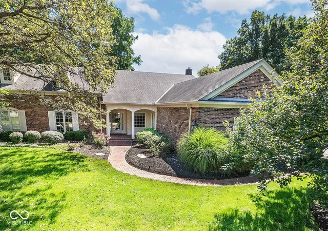 Photo 3 of Single family home for sale at 7925 Beaumont Green East Dr, Indianapolis, IN 46250 | MLS# 22122614 | Listing updated on 2026-10-27