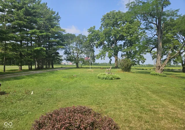 Photo 3 of Sale Pending at 433 N Windswept Rd, Greenfield, IN 46140 | MLS# 22122630 | Listing updated on 2026-09-22