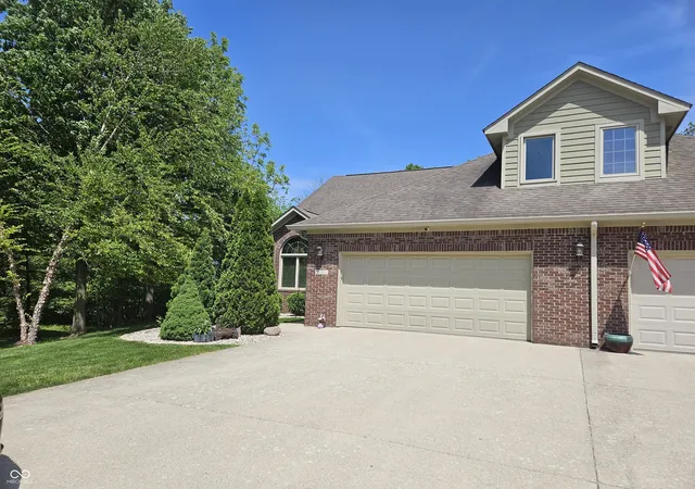 Photo 2 of Condo for sale at 1755 Walnut Tr, Greenfield, IN 46140 | MLS# 22122634 | Listing updated on 2026-10-15