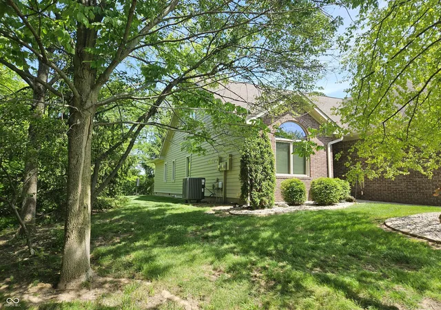 Photo 3 of Condo for sale at 1755 Walnut Tr, Greenfield, IN 46140 | MLS# 22122634 | Listing updated on 2026-10-15