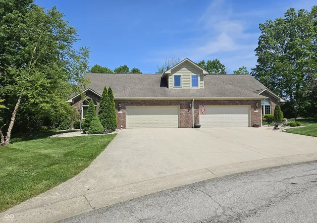 Photo 4 of Condo for sale at 1755 Walnut Tr, Greenfield, IN 46140 | MLS# 22122634 | Listing updated on 2026-10-15