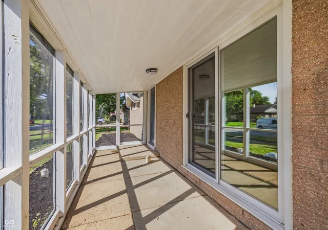 Photo 4 of Single family home for sale at 611 Gooseberry Ln, Greenwood, IN 46143 | MLS# 22122649 | Listing updated on 2026-10-21