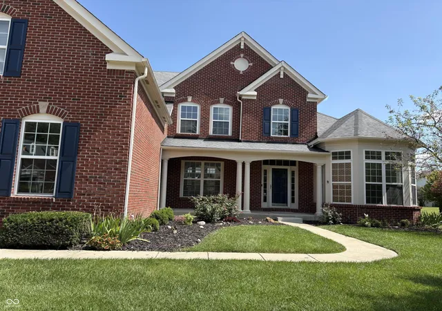 Photo 1 of Single family home for sale at 2801 Newbury Ct, Zionsville, IN 46077 | MLS# 22122679 | Listing updated on 2026-09-26