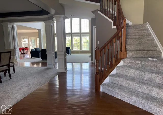 Photo 2 of Single family home for sale at 2801 Newbury Ct, Zionsville, IN 46077 | MLS# 22122679 | Listing updated on 2026-09-26