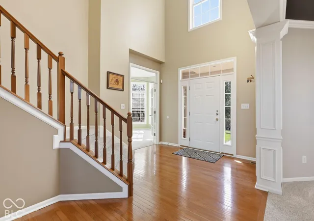 Photo 2 of Single family home for sale at 2801 Newbury Ct, Zionsville, IN 46077 | MLS# 22122679 | Listing updated on 2026-10-27
