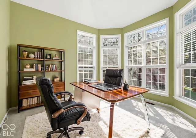 Photo 4 of Single family home for sale at 2801 Newbury Ct, Zionsville, IN 46077 | MLS# 22122679 | Listing updated on 2026-10-27