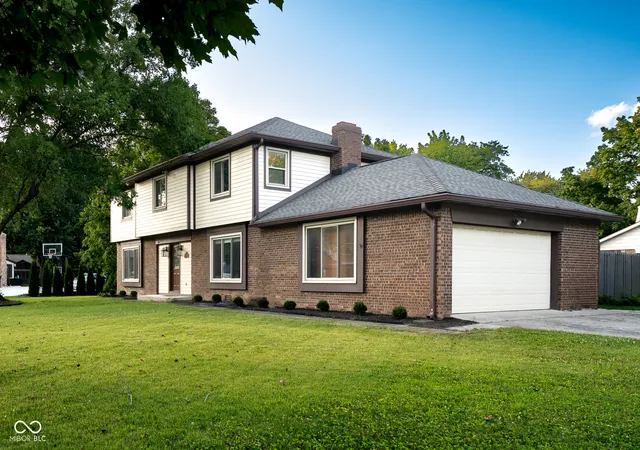 Photo 1 of Single family home for sale at 7222 Brompton Ct, Indianapolis, IN 46250 | MLS# 22122688 | Listing updated on 2026-10-27