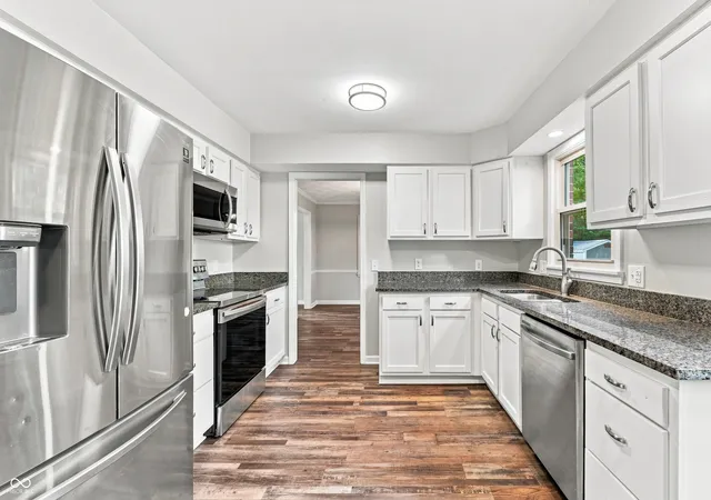 Photo 2 of Single family home for sale at 7222 Brompton Ct, Indianapolis, IN 46250 | MLS# 22122688 | Listing updated on 2026-10-27