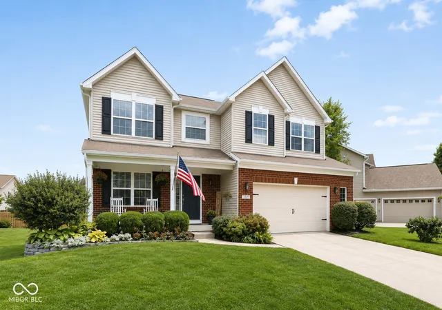 Photo 2 of Sale Pending at 7823 Eagles Nest Blvd, Zionsville, IN 46077 | MLS# 22122692 | Listing updated on 2026-09-01
