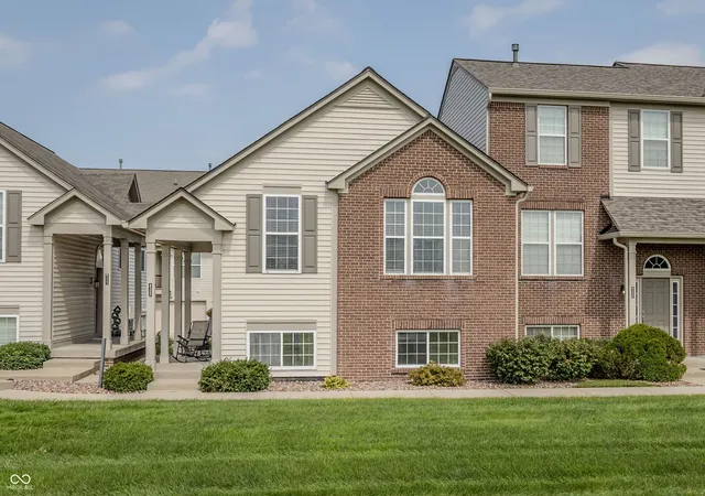 Photo 2 of Sale Pending at 8327 Codesa Wy, Indianapolis, IN 46278 | MLS# 22122700 | Listing updated on 2026-09-27