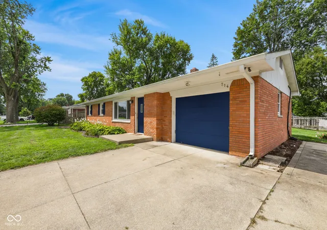 Photo 2 of Single family home for sale at 714 Howard Dr, Greenwood, IN 46142 | MLS# 22122706 | Listing updated on 2026-09-22