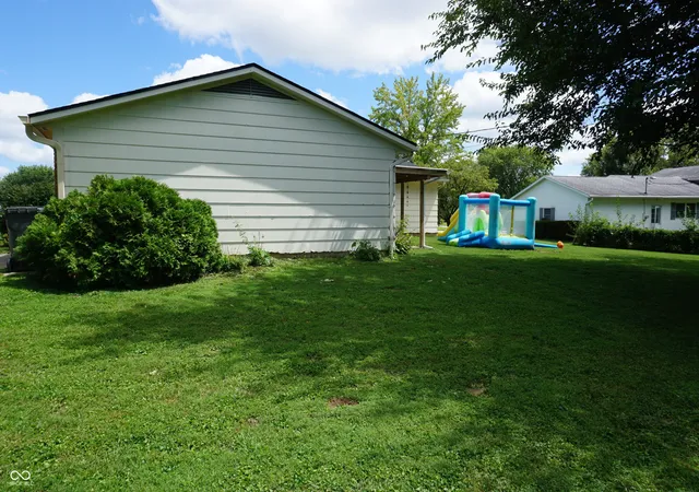 Photo 3 of Sale Pending at 700 S Westwood Dr, Bloomington, IN 47403 | MLS# 22122707 | Listing updated on 2026-09-23