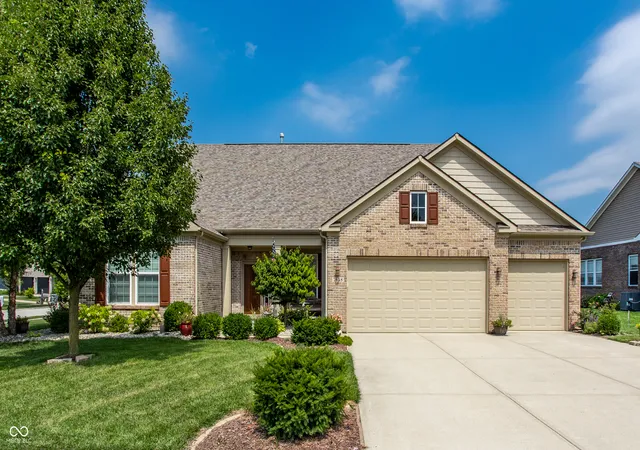 Photo 1 of Single family home for sale at 7658 Winding Lake Dr S, Noblesville, IN 46062 | MLS# 22122708 | Listing updated on 2026-10-01