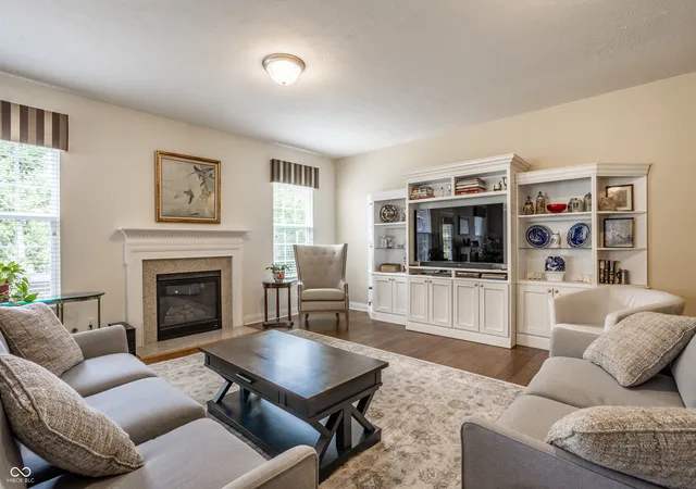 Photo 3 of Single family home for sale at 7658 Winding Lake Dr S, Noblesville, IN 46062 | MLS# 22122708 | Listing updated on 2026-10-01