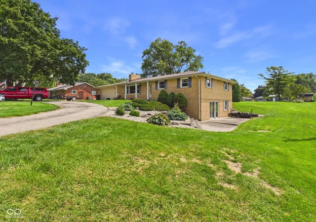 Photo 3 of Single family home for sale at 171 E 600 N, Alexandria, IN 46001 | MLS# 22122715 | Listing updated on 2026-08-28