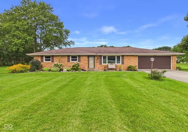 Single family home for sale at 1311 N 400 E, Anderson, IN 46012 | MLS# 22122723
