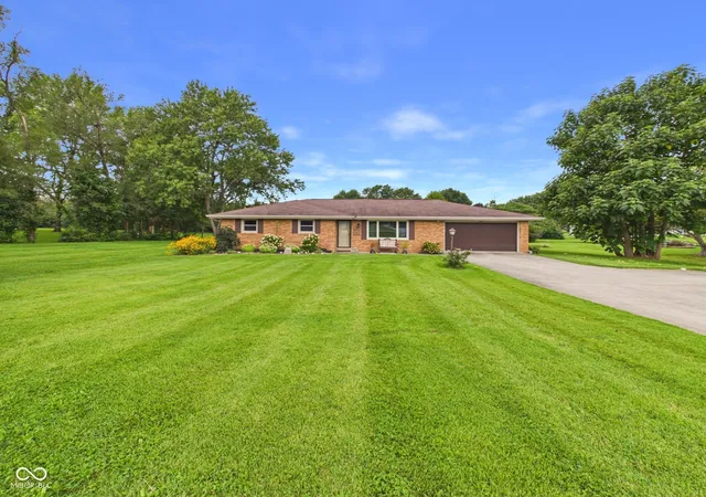 Photo 1 of Single family home for sale at 1311 N 400 E, Anderson, IN 46012 | MLS# 22122723 | Listing updated on 2026-10-06