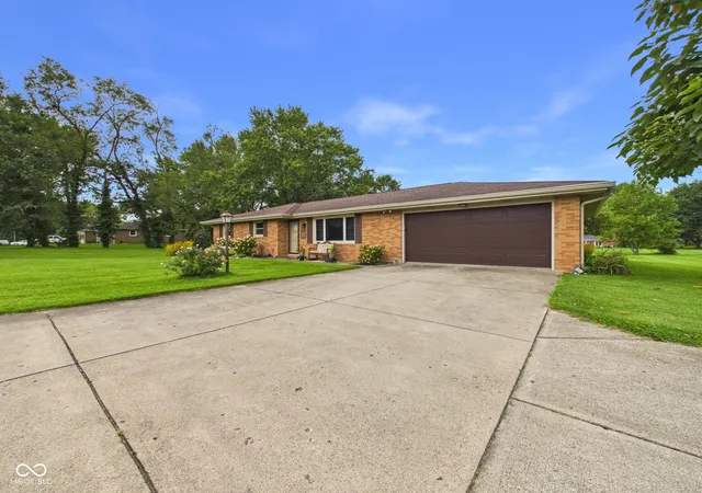 Photo 3 of Single family home for sale at 1311 N 400 E, Anderson, IN 46012 | MLS# 22122723 | Listing updated on 2026-10-06