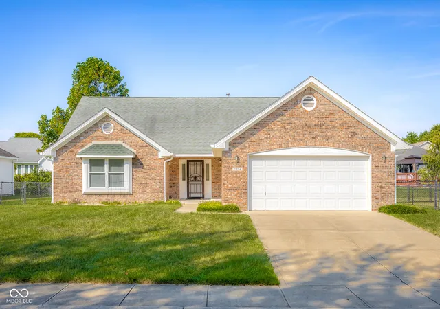 Photo 3 of Single family home for sale at 2974 Prairie Stream Wy, Columbus, IN 47203 | MLS# 22122755 | Listing updated on 2026-09-22
