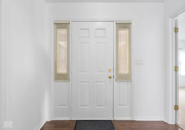 Photo 4 of Single family home for sale at 2974 Prairie Stream Wy, Columbus, IN 47203 | MLS# 22122755 | Listing updated on 2026-09-22