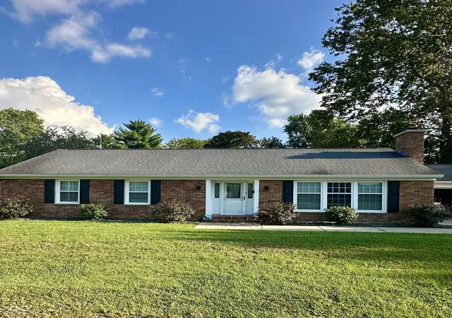 Single family home for sale at 419 Rocky Ford Rd, Columbus, IN 47203 | MLS# 22122763