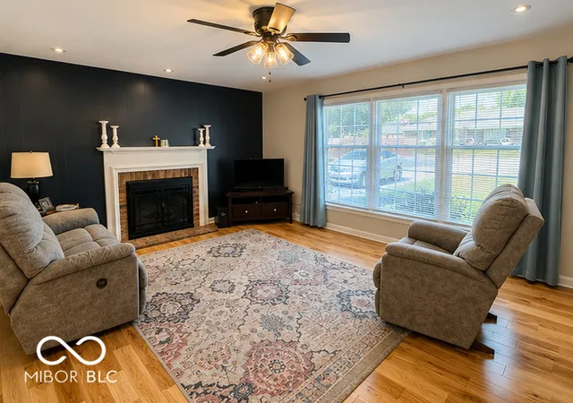 Photo 2 of Single family home for sale at 419 Rocky Ford Rd, Columbus, IN 47203 | MLS# 22122763 | Listing updated on 2026-09-24