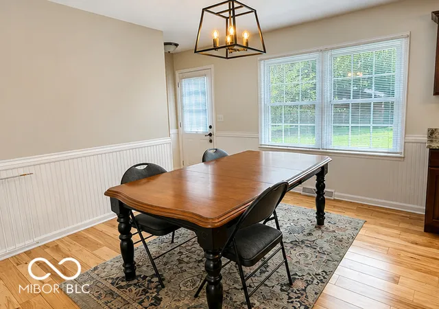 Photo 3 of Single family home for sale at 419 Rocky Ford Rd, Columbus, IN 47203 | MLS# 22122763 | Listing updated on 2026-09-24