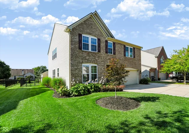 Photo 3 of Single family home for sale at 8615 Aberdeenshire Ct, Indianapolis, IN 46259 | MLS# 22122788 | Listing updated on 2026-10-06