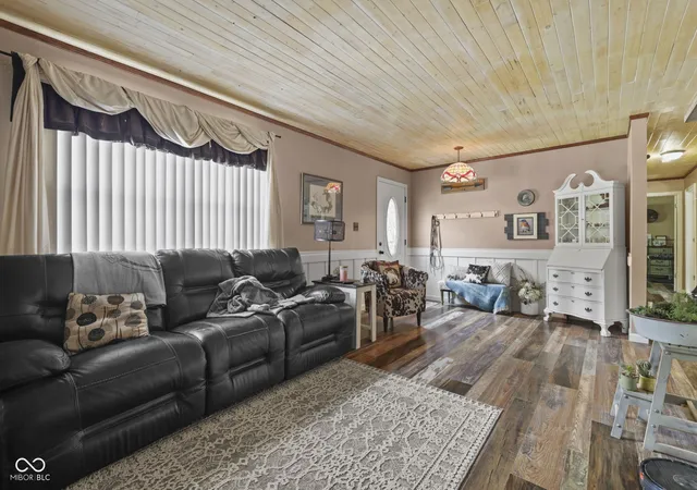 Photo 4 of Single family home for sale at 5824 S Keystone Ave, Indianapolis, IN 46227 | MLS# 22122797 | Listing updated on 2026-09-23