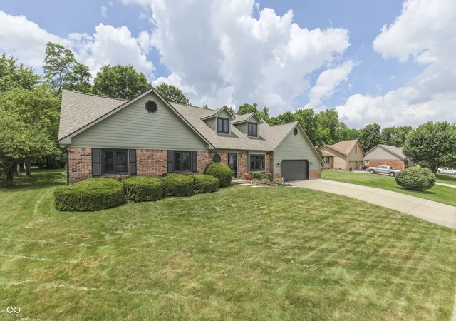 Photo 3 of Single family home for sale at 8220 Forward Pass Rd, Indianapolis, IN 46217 | MLS# 22122798 | Listing updated on 2026-09-24