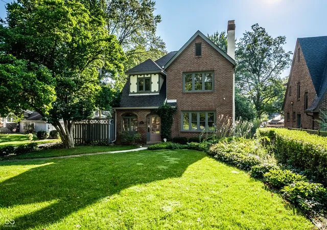 Photo 2 of Sale Pending at 4815 N Illinois St, Indianapolis, IN 46208 | MLS# 22122805 | Listing updated on 2026-08-31