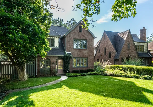 Photo 3 of Sale Pending at 4815 N Illinois St, Indianapolis, IN 46208 | MLS# 22122805 | Listing updated on 2026-08-31