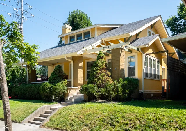 Photo 2 of Sale Pending at 3969 Ruckle St, Indianapolis, IN 46205 | MLS# 22122806 | Listing updated on 2026-09-29