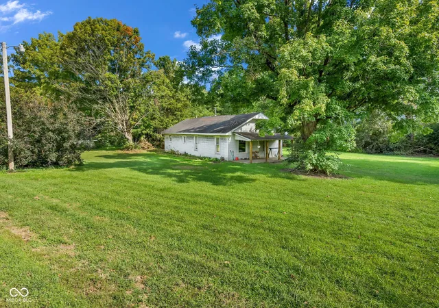 Photo 3 of Single family home for sale at 10899 S County Road 525 W, Reelsville, IN 46171 | MLS# 22122819 | Listing updated on 2026-09-30