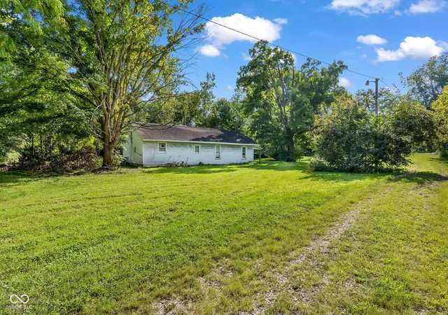 Photo 4 of Single family home for sale at 10899 S County Road 525 W, Reelsville, IN 46171 | MLS# 22122819 | Listing updated on 2026-09-30
