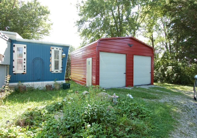 Photo 3 of Manufactured home for sale at 22 E State Road 38, Sheridan, IN 46069 | MLS# 22122820 | Listing updated on 2026-10-21