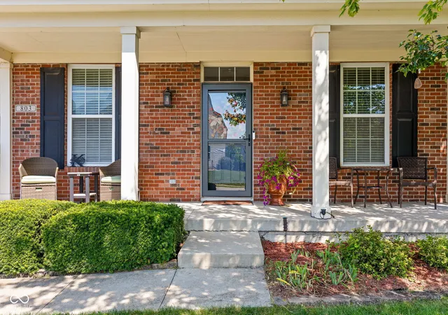Photo 3 of Sale Pending at 803 Settlers Walk, Brownsburg, IN 46112 | MLS# 22122825 | Listing updated on 2026-09-19