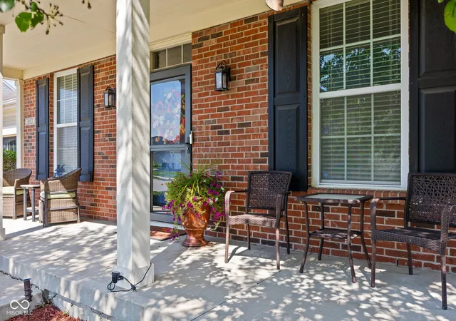 Photo 3 of Sale Pending at 803 Settlers Walk, Brownsburg, IN 46112 | MLS# 22122825 | Listing updated on 2026-09-19