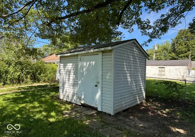 Photo 3 of Single family home for sale at 2203 S Biltmore Ave, Muncie, IN 47302 | MLS# 22122842 | Listing updated on 2026-10-08
